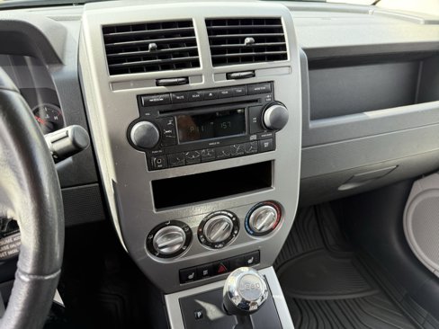 Used 2007 Jeep Compass Limited image 9