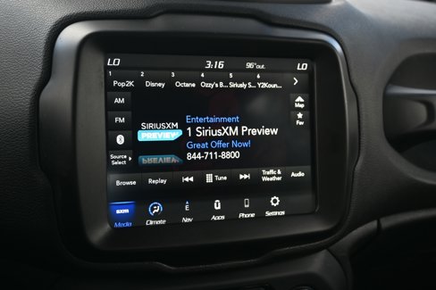 Used 2022 Jeep Renegade Altitude image 39