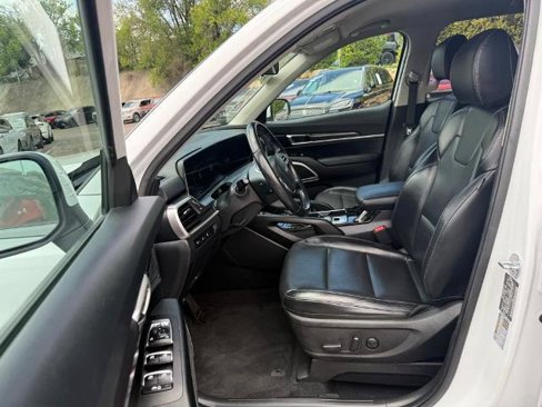 Used 2023 Kia Telluride S image 11