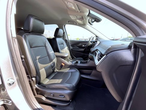 Certified 2024 GMC Terrain SLT image 15