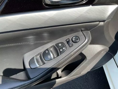 Used 2016 Nissan Maxima 3.5 SV image 24