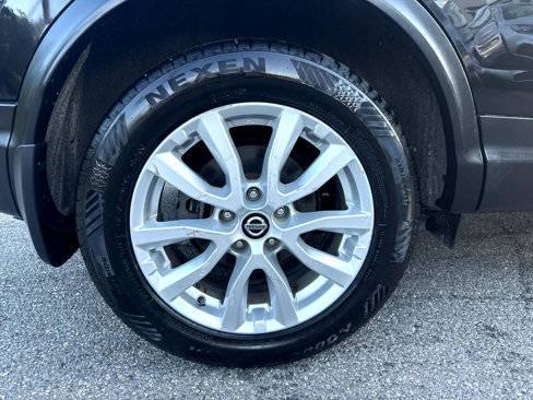 Used 2020 Nissan Rogue Sport SV image 26