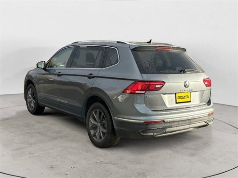 Used 2022 Volkswagen Tiguan SE image 3