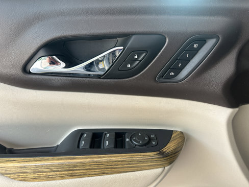Used 2018 GMC Acadia Denali image 21
