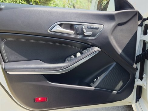Used 2018 Mercedes-Benz CLA 250 image 11