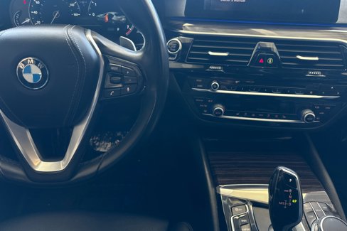 Used 2019 BMW 530i w/ Premium Package image 30