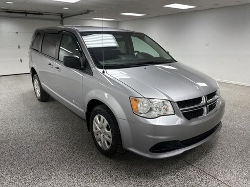 Used 2018 Dodge Grand Caravan SE image 39