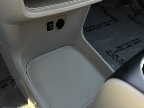 Used 2011 Toyota Sienna LE image 16