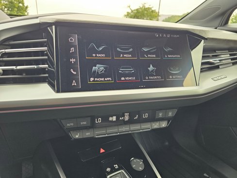 Used 2024 Audi Q4 e-tron Premium Plus image 20