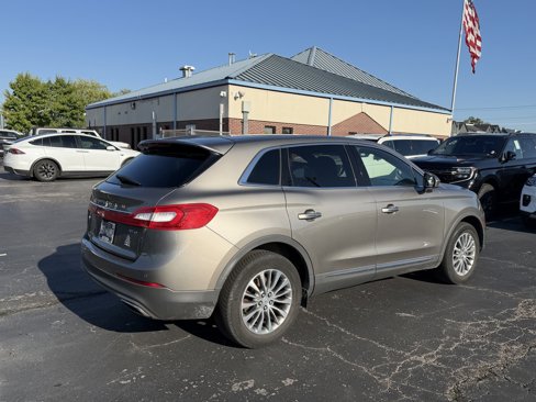 Used 2017 Lincoln MKX Select w/ Select Plus Package image 3