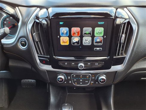 Used 2018 Chevrolet Traverse LT image 19
