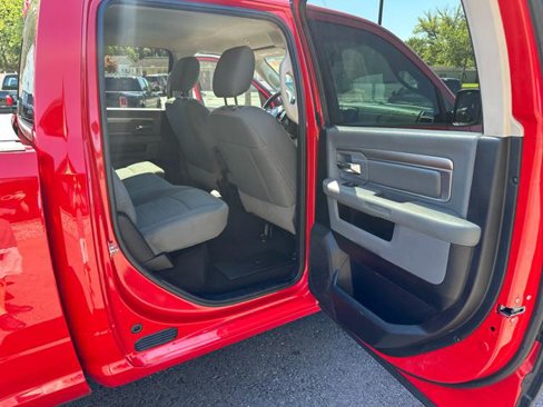Used 2019 RAM 1500 Classic SLT image 23