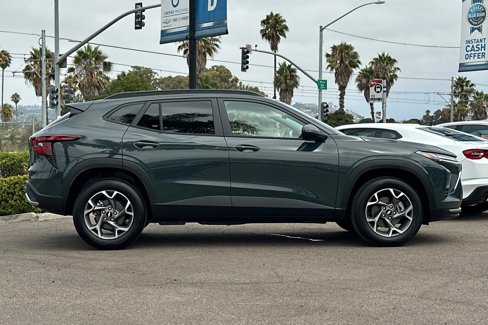 New 2025 Chevrolet Trax LT w/ LT Convenience Package image 3