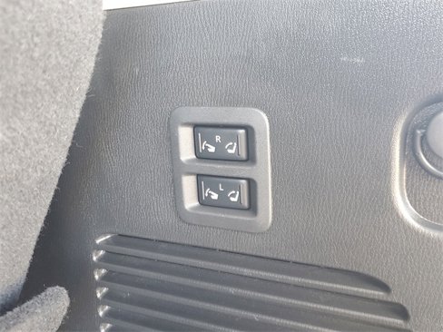 Used 2020 Nissan Armada SL image 10