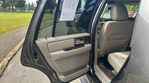 Used 2012 Lincoln Navigator 4WD image 19
