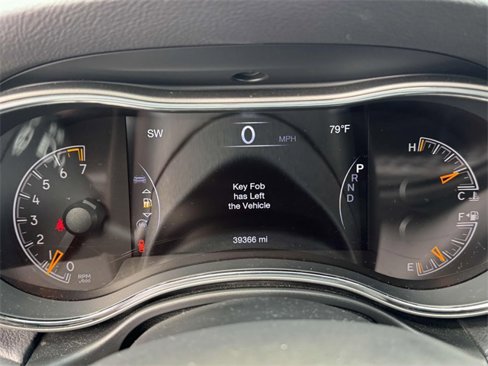 Used 2019 Jeep Grand Cherokee Laredo image 13