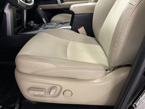 Used 2019 Toyota 4Runner SR5 Premium image 4