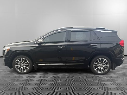 Used 2023 GMC Terrain Denali w/ Denali Premium Package image 4