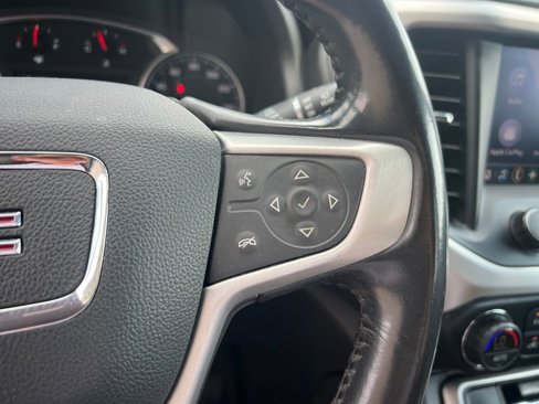 Used 2020 GMC Acadia SLE image 15