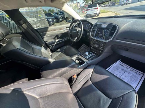 Used 2019 Chrysler 300 Limited image 25