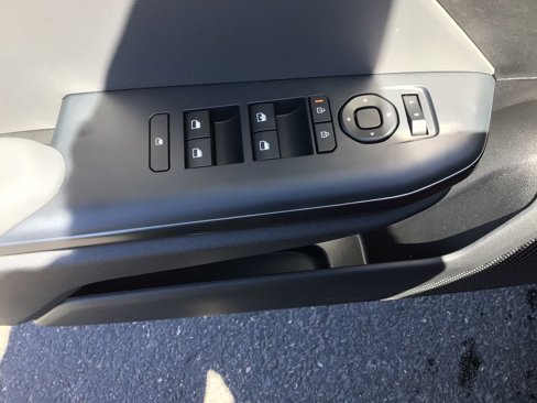 New 2025 Kia K4 LX image 8