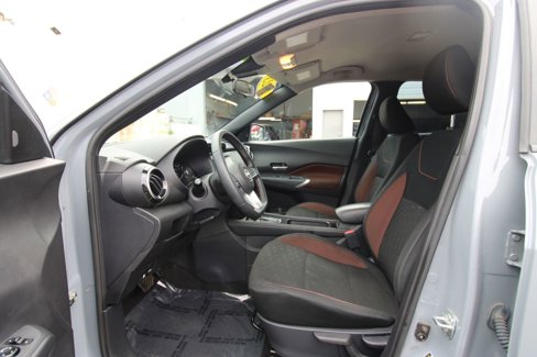 Used 2023 Nissan Kicks SR image 10