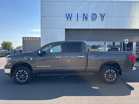 Used 2016 Nissan Titan SV image 8