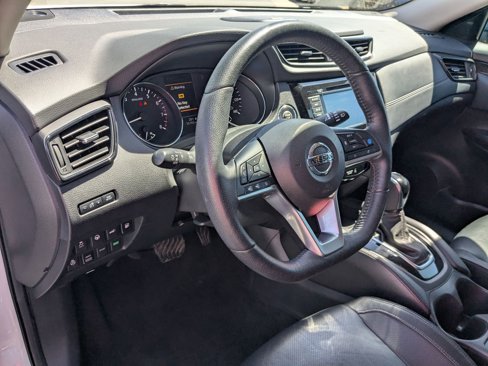 Used 2019 Nissan Rogue SL image 16