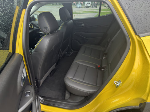 Used 2024 Chevrolet Trax ACTIV w/ Sunroof Package image 13