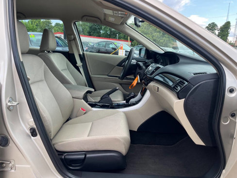 Used 2017 Honda Accord LX image 17