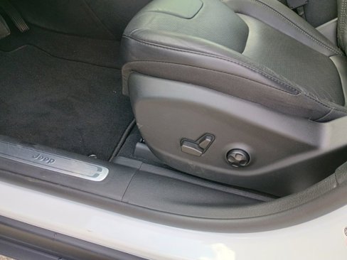Used 2021 Jeep Cherokee High Altitude image 12