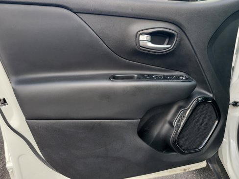 Used 2019 Jeep Renegade Altitude w/ Quick Order Package 2XM image 14