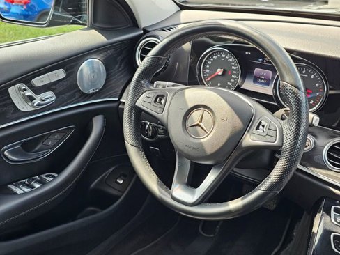 Used 2017 Mercedes-Benz E 300 4MATIC image 30
