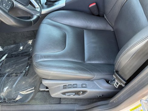 Used 2016 Volvo XC60 T5 Premier image 17