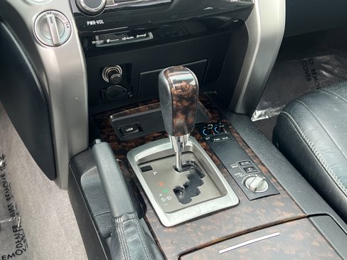 Used 2014 Toyota Land Cruiser image 36