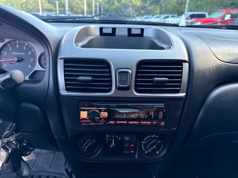 Used 2006 Nissan Sentra SE-R w/ (J01) Sunroof Pkg image 22