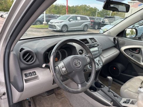 Used 2009 Toyota RAV4 Limited image 9