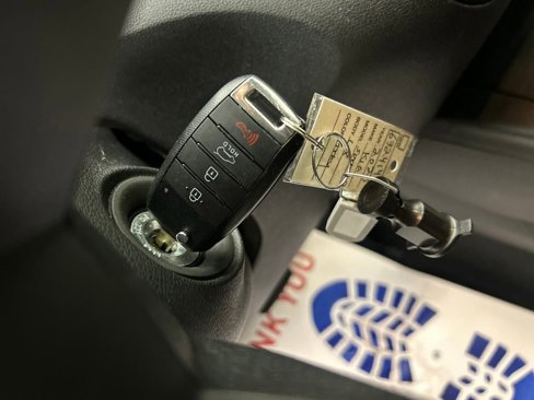 Used 2020 Kia Sorento LX image 46
