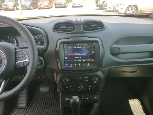 Used 2023 Jeep Renegade Trailhawk image 17