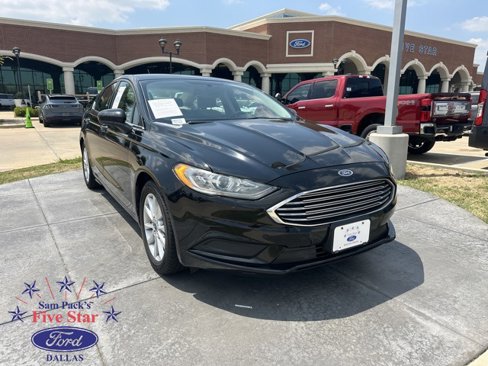 Used 2017 Ford Fusion SE w/ Fusion SE Technology Package image 1