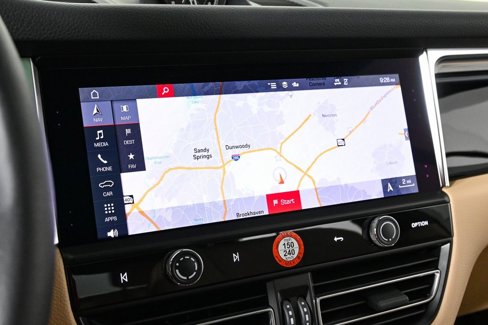 Used 2025 Porsche Macan image 15