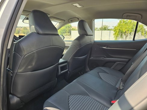 Used 2024 Toyota Camry SE image 12
