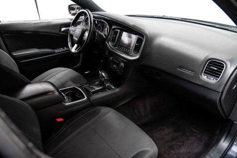 Used 2016 Dodge Charger SXT w/ Navigation & Travel Group image 18