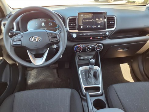 New 2025 Hyundai Venue SE image 3
