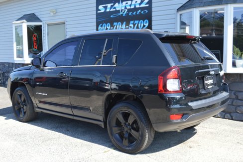 Used 2014 Jeep Compass Latitude image 3
