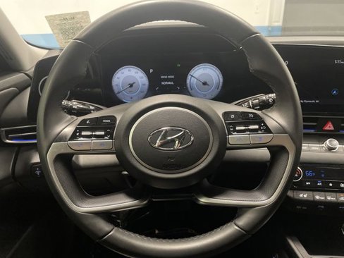Used 2023 Hyundai Elantra Limited w/ Winter Weather Package image 17
