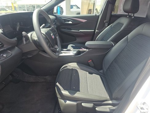 Used 2025 Buick Envista Preferred image 11