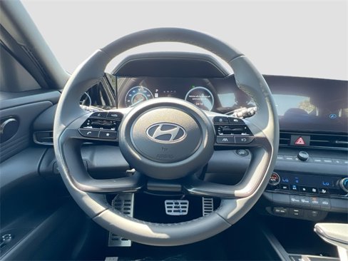 New 2025 Hyundai Elantra SEL image 11