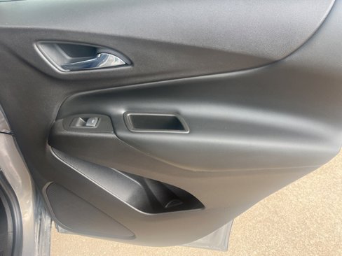 Used 2018 Chevrolet Equinox LT image 41