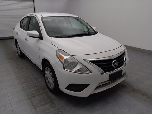 Used 2015 Nissan Versa SV image 13
